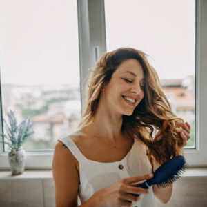 Hair Serum vs. Hair Oil: Which is Better for Your Hair?